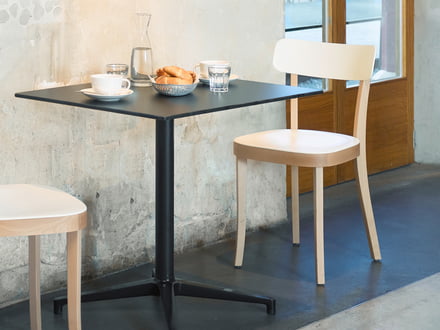 Udendørs cafébord fra Vitra