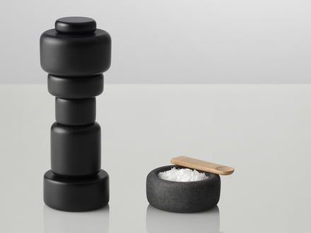 Salt- og peberkværne og krydderishakere fra Muuto