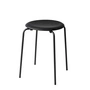 Fritz Hansen - Dot skammel, sort læder / sort base