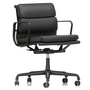 Vitra - EA 217 Soft Pad kontorstol belagt dyb sort med armlæn, drejelig, læder Premium F nero (hjul på hårdt gulv)