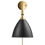 Gubi - Bestlite BL7 væglampe, Ø 16 cm, messing/sort satin finish