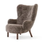 & Tradition - Petra Lounge Chair VB3, Høj ryg, olieret valnød / Sahara fåreskind