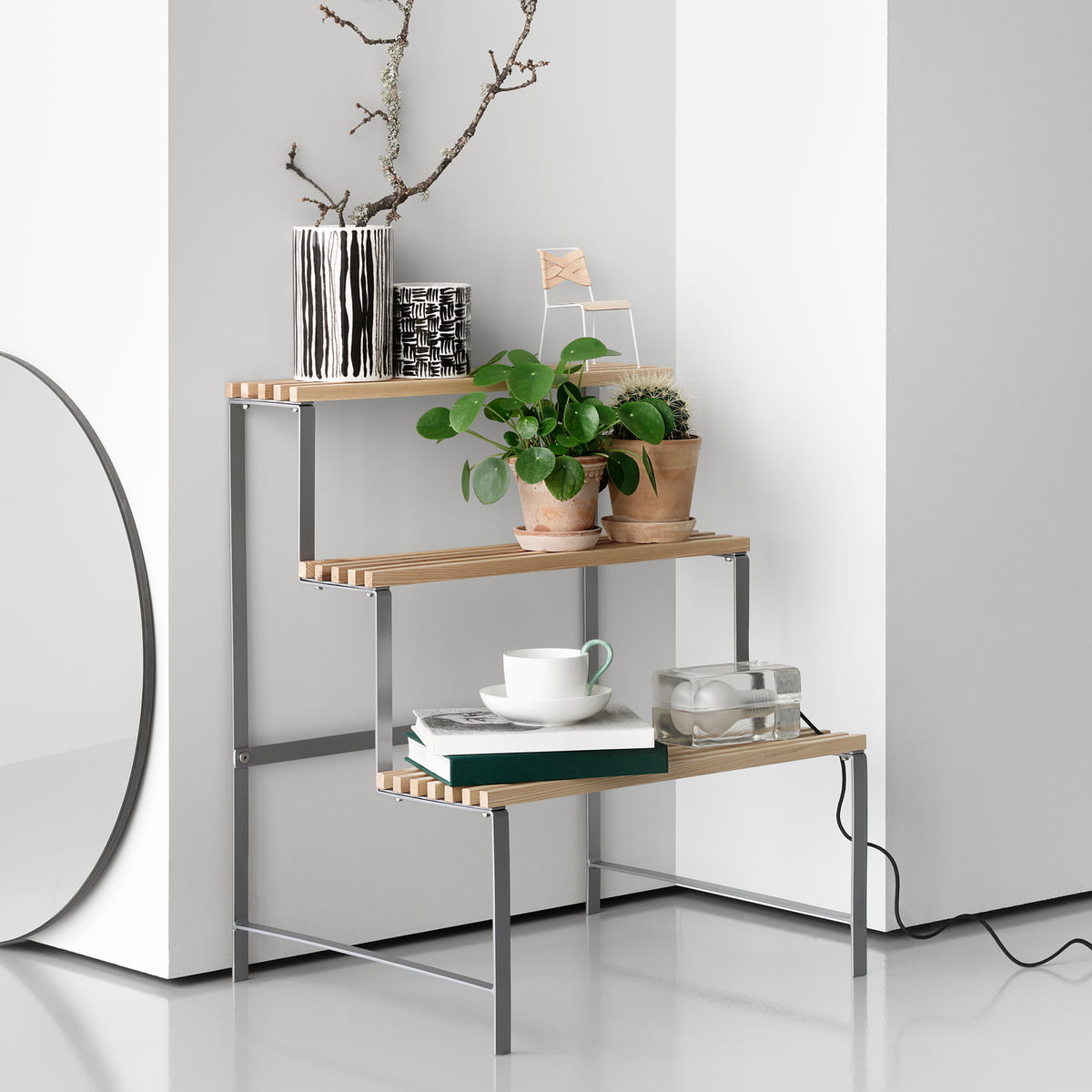 Blomstertrappen flower pot stand fra design house stockholm