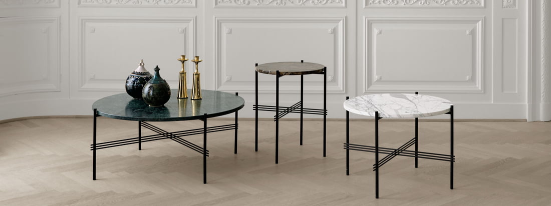 TS sofabordet fra Gubi fås i forskellige højder med bordplader i forskellige størrelser, som kan kombineres skønt med hinanden.