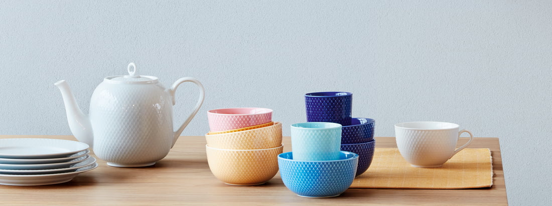 I 2021 vil den danske producent Lyngby Porcelæn glæde sig over muntre farver, geometriske former og et opmuntrende design i sine porcelæns- og tekstilprodukter.