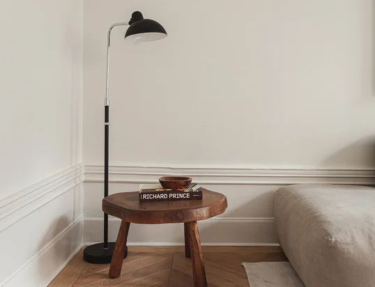 Find et stort udvalg af gulvlamper i vores Connox online shop.