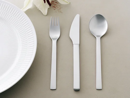 New York-bestikket af Georg Jensen blev designet til verdensudstillingen i New York i 1963 og imponerer med sine klare linjer og afrundede form.