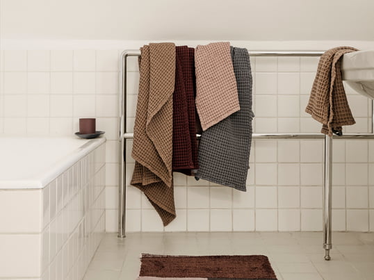 Oplev vores udvalg af håndklæder, og opfrisk dit badeværelse til en ægte oase af velvære!