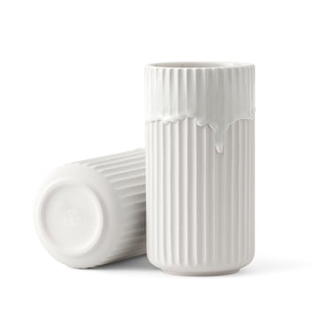 Lyngby vase med løbende glasur H 20 cm af Lyngby Porcelæn i hvid