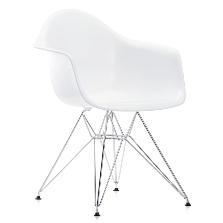 Eames Plastic Armchair DAR fra Vitra i krom/hvid