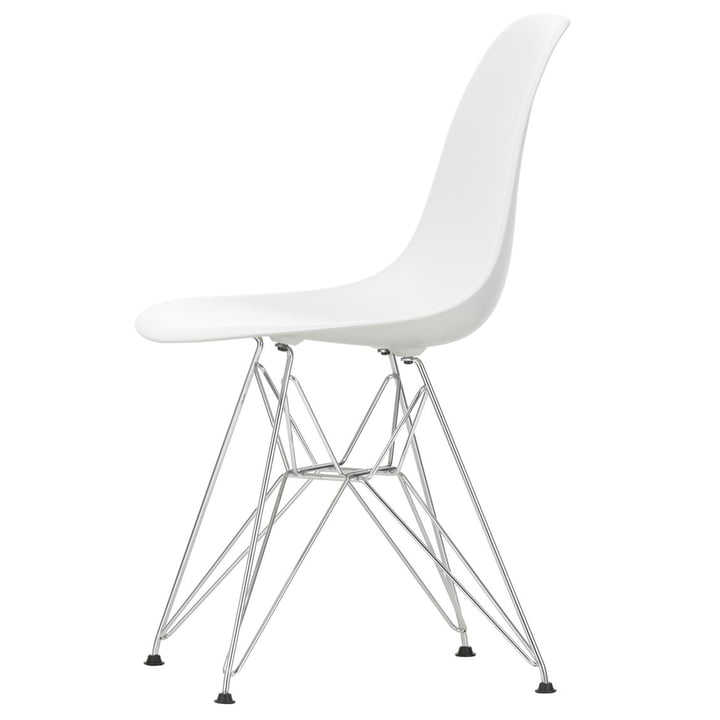 Eames Plastic Side Chair DSR fra Vitra i krom/hvid