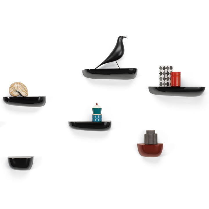 Vitra – Corniche hylder i sort med Eames House Bird