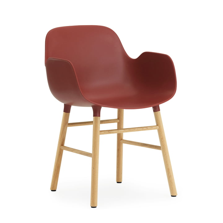 Normann Copenhagen – Form Armchair, træben, eg/rød