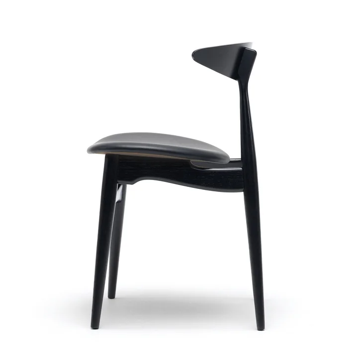 Carl Hansen - CH33P, bøg sort lakeret / læder sort (Loke 7150) / stel: bøg sort lakeret