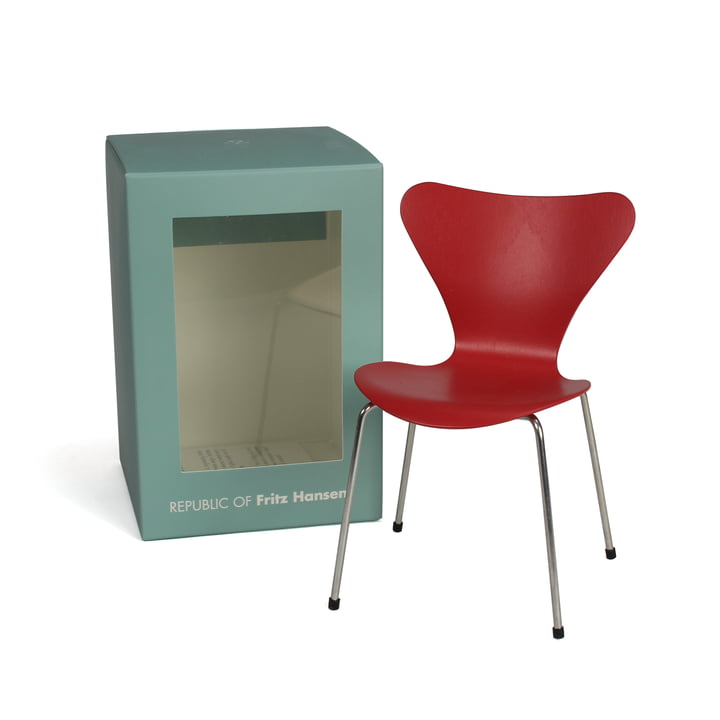 Miniature Serie 7 stol fra Fritz Hansen i valmuerød