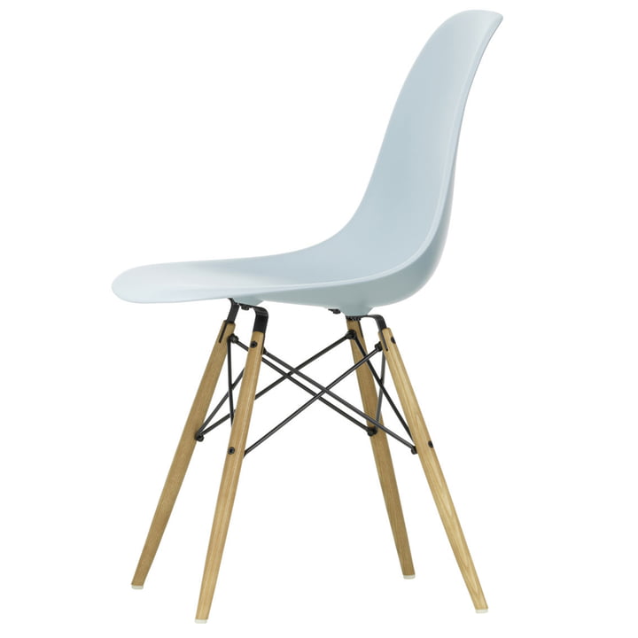 Eames Plastic Side Chair DSW fra Vitra i honningfarvet ask / isgrå