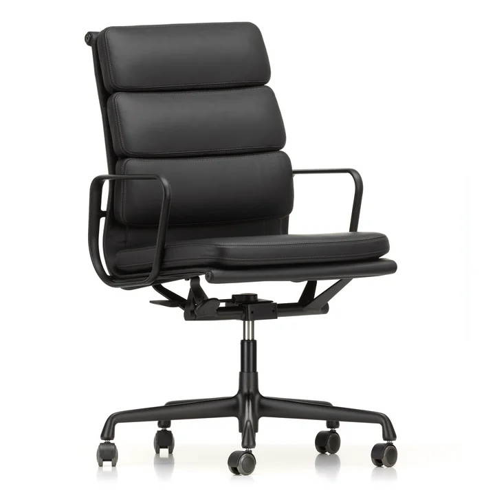 EA 219 Soft Pad kontorstol belagt kulsort med armlæn fra Vitra med læder Premium nero (hjul på hårdt gulv)