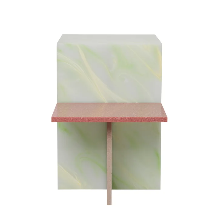 Distinct sidebord i multi fra Ferm Living