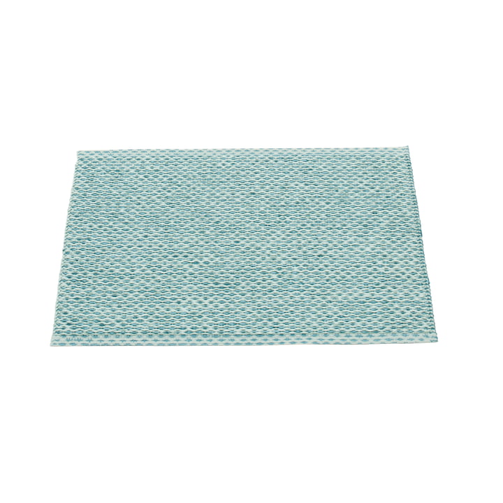 Svea tæppe, 70 x 50 cm i azurblue metallic / pale turqouise af Pappelina