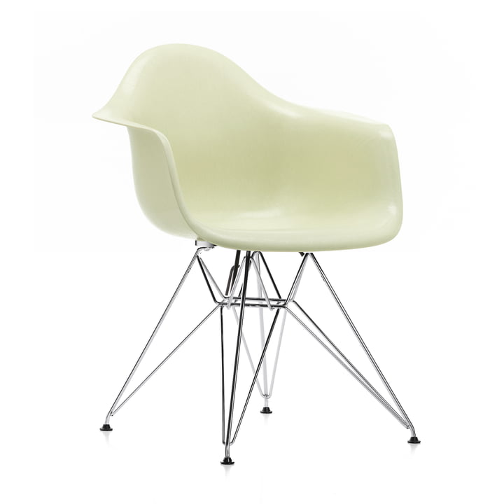 Eames fiberglas lænestol DAR fra Vitra i krom / Eames pergament