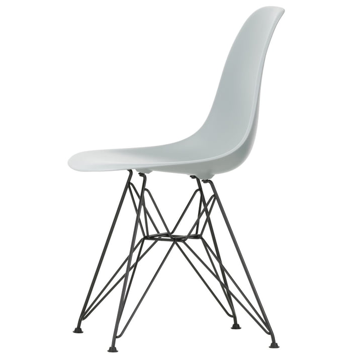 Eames Plastic Side Chair DSR fra Vitra i basic mørk / lys grå