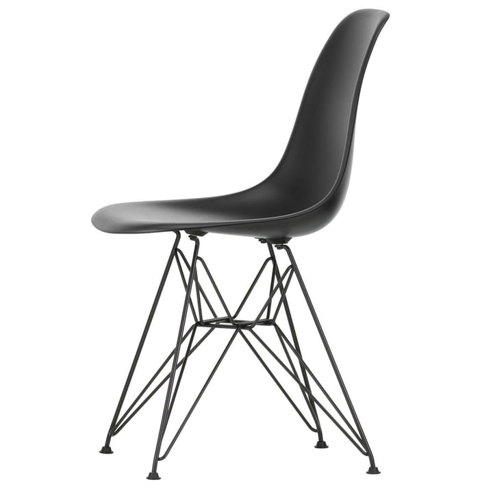 Eames Plastic Side Chair DSR fra Vitra i basic mørk / dyb sort