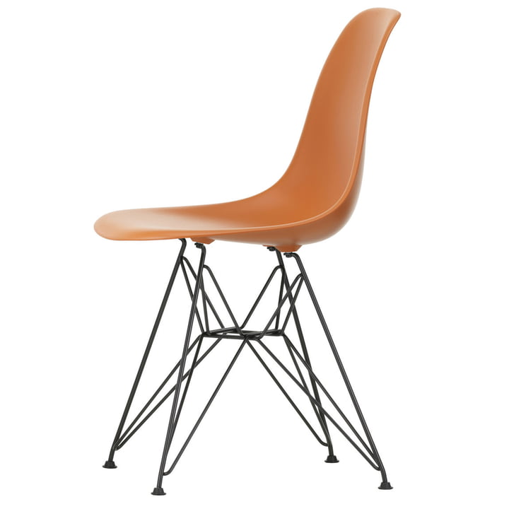 Eames Plastic Side Chair DSR fra Vitra i basic mørk / rusten orange