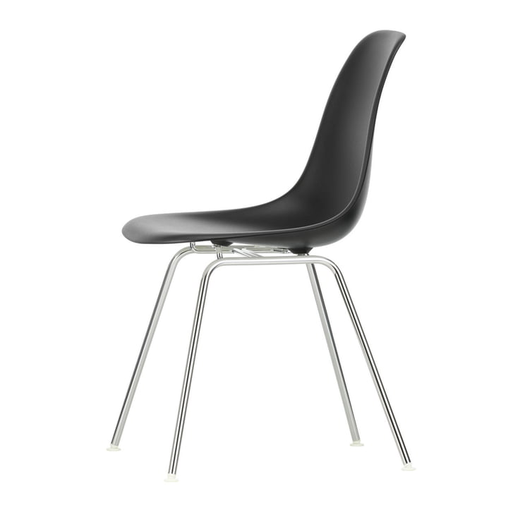 Eames Plastic Side Chair DSX fra Vitra i krom / dyb sort