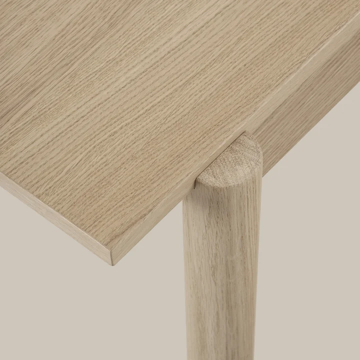 Linear Wood spisebord af Muuto i detaljer