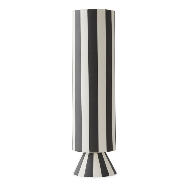 Toppu vase Ø 8,5 x H 31 cm fra OYOY i sort/hvid