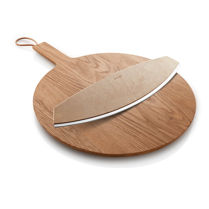 Nordic Kitchen Wood Cutting Board og Nordic Kitchen Pizza and Herb Knife af Eva Solo