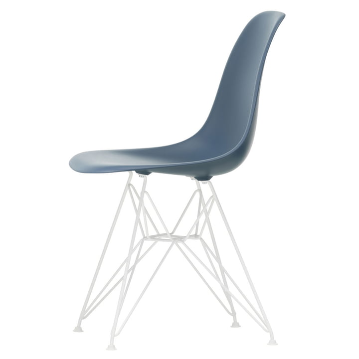 Eames Plastic Side Chair DSR fra Vitra i hvid / havblå (filt glider hvid)