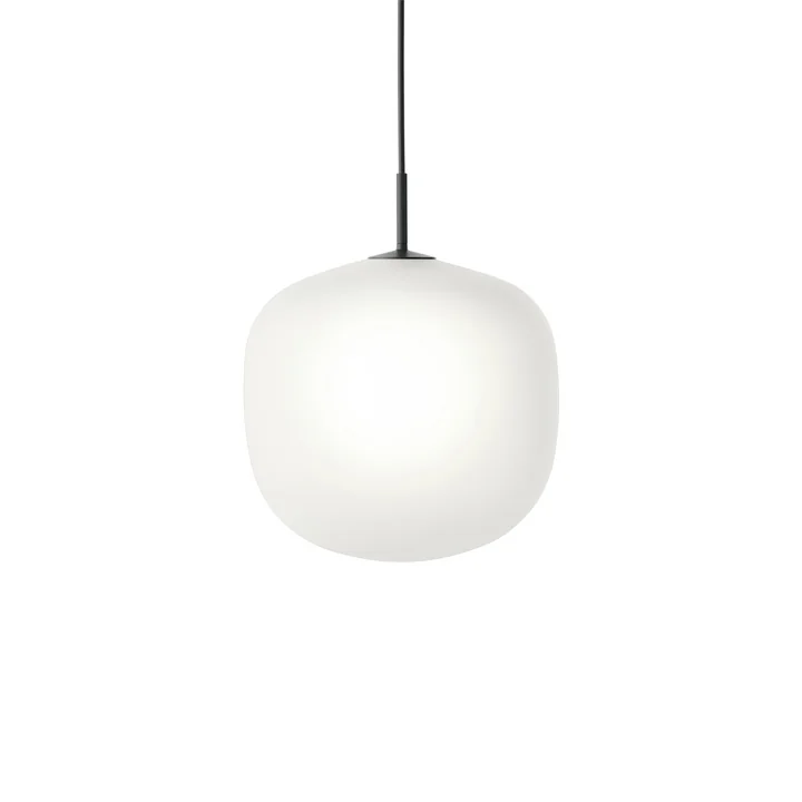 Rime pendel Ø 37 cm, opal/sort fra Muuto