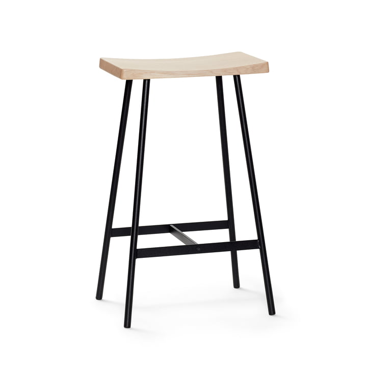 HC2 barstol H 65 cm af Andersen Furniture i hvidpigmenteret eg / sort stål