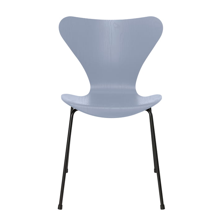 Serie 7 stol af Fritz Hansen i ask lavendelblå farvet / stel sort