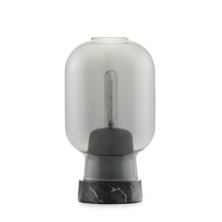 Amp bordlampe fra Normann Copenhagen i sort / røgmarmor