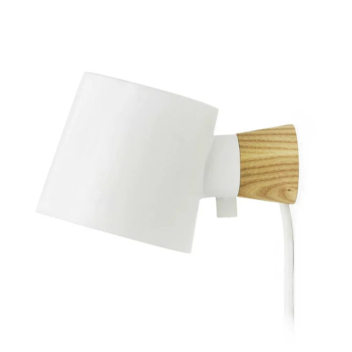Rise væglampe fra Normann Copenhagen i hvid