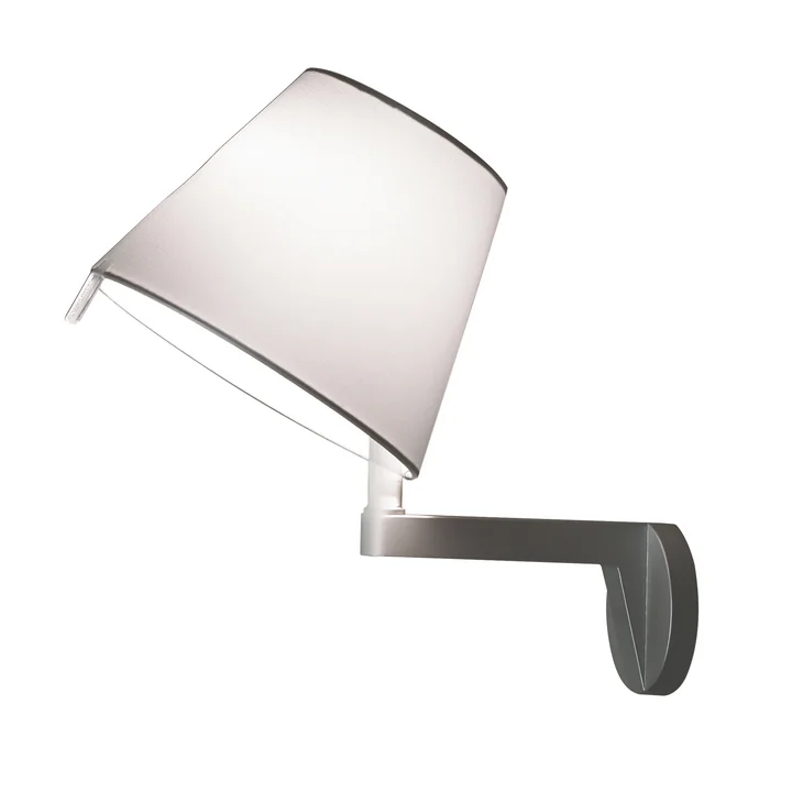 Melampo Parete af Artemide i aluminiumgrå
