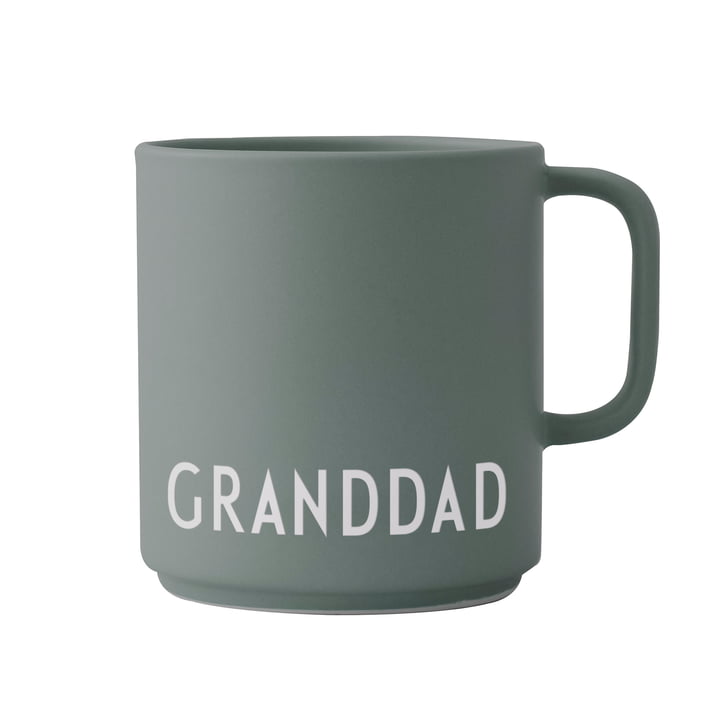 AJ Favourite porcelæn krus med hank fra Design Letters, Granddad / dusty green