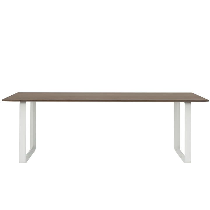 70/70 spisebord, 225 x 90 cm, røget eg / hvid af Muuto