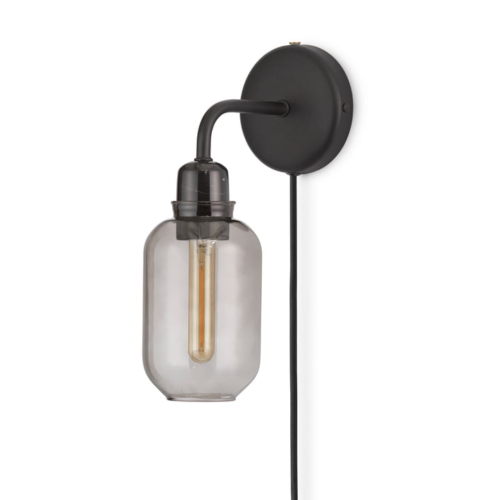 Amp væglampe fra Normann Copenhagen i røg / sort
