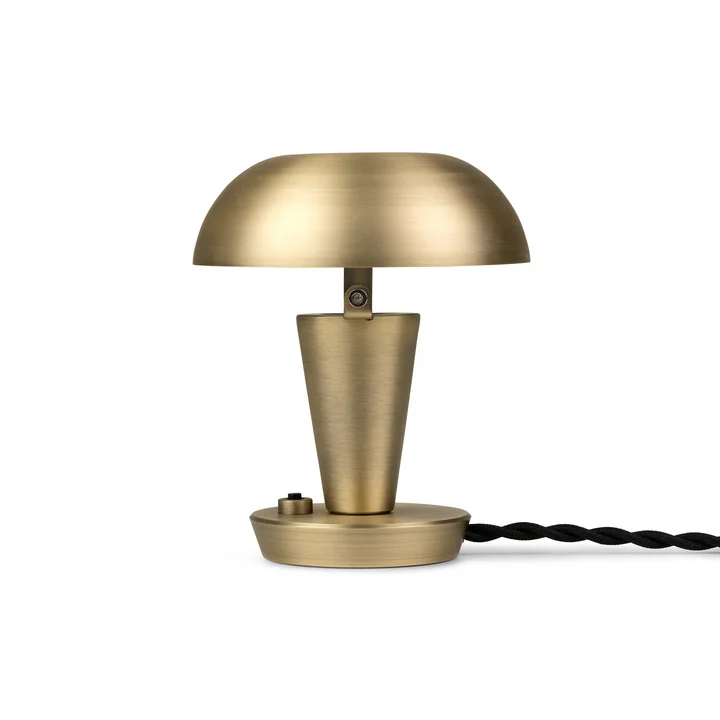 Tiny bordlampe fra Ferm Living i messingversionen