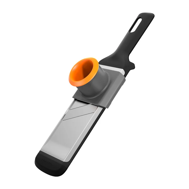 Functional Form grøntsagsskærer fra Fiskars i sort/orange