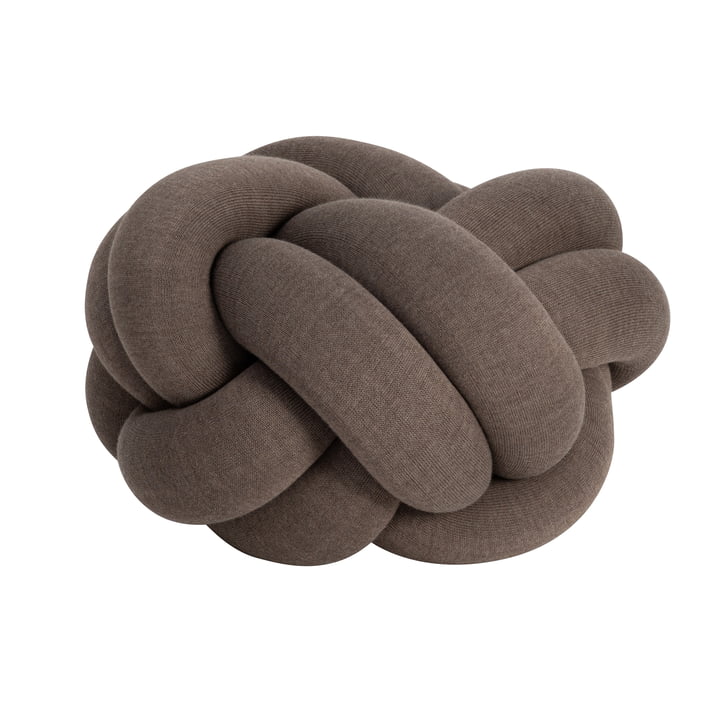 Knot Cushion Medium fra Design House Stockholm i brun