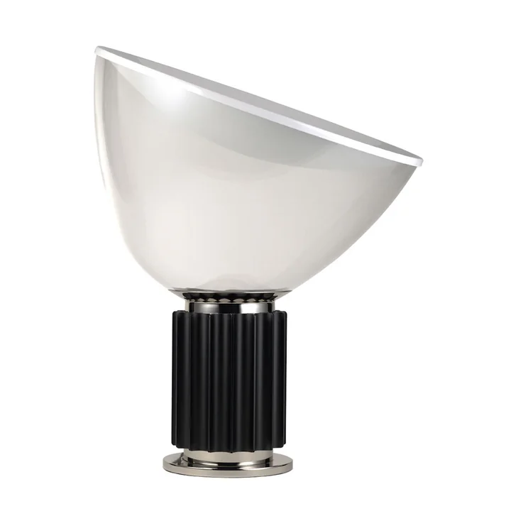 Taccia LED bord- og gulvlampen fra Flos i sort