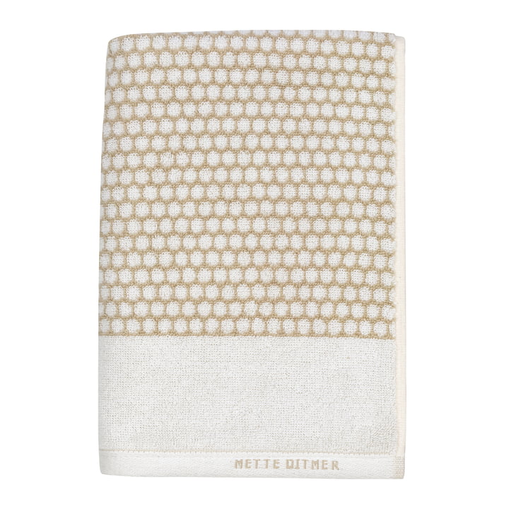 Grid badehåndklæde af Mette Ditmer i sand/ off-white udgave