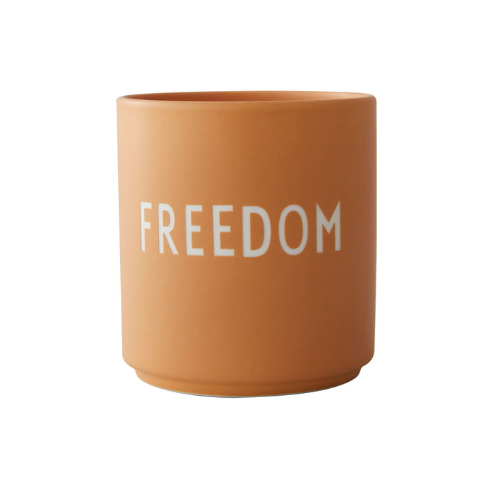 AJ Favourite porcelæn krus, Freedom / orange fra Design Letters