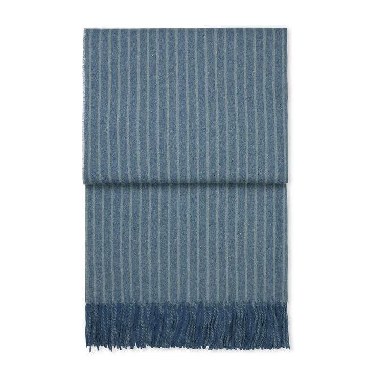 Stripes tæppe fra Elvang i farven mirage blue
