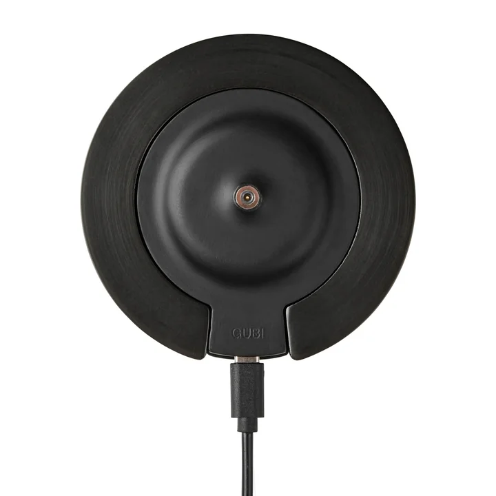 Seine bordlampe LED Outdoor fra Gubi i antik messing / matteret glas