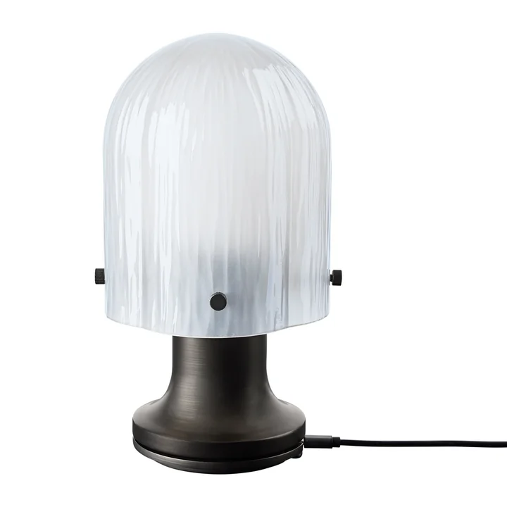 Seine bordlampe LED Outdoor fra Gubi i antik messing / matteret glas